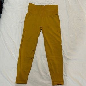 Joy lab high rise ribbed yellow leggings size small. I’m great condition.